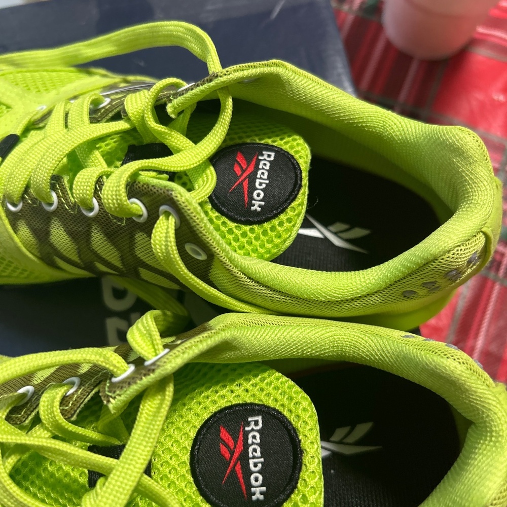 Reebok - Picture 4 of 5